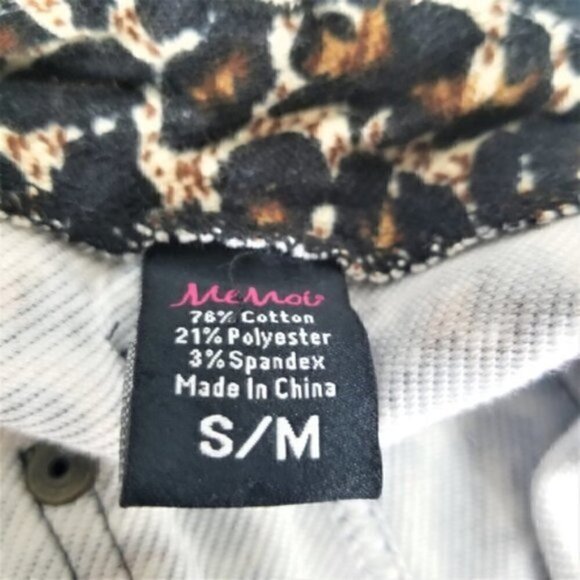 4/$25 Memoi Leopard Print Leggings Small - Picture 3 of 5